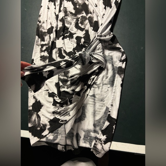 (4) Flowy Skirts for $12 - Picture 15 of 16